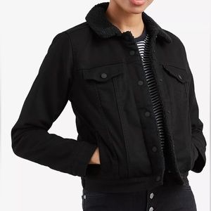 Levi’s black Sherpa jean jacket size L